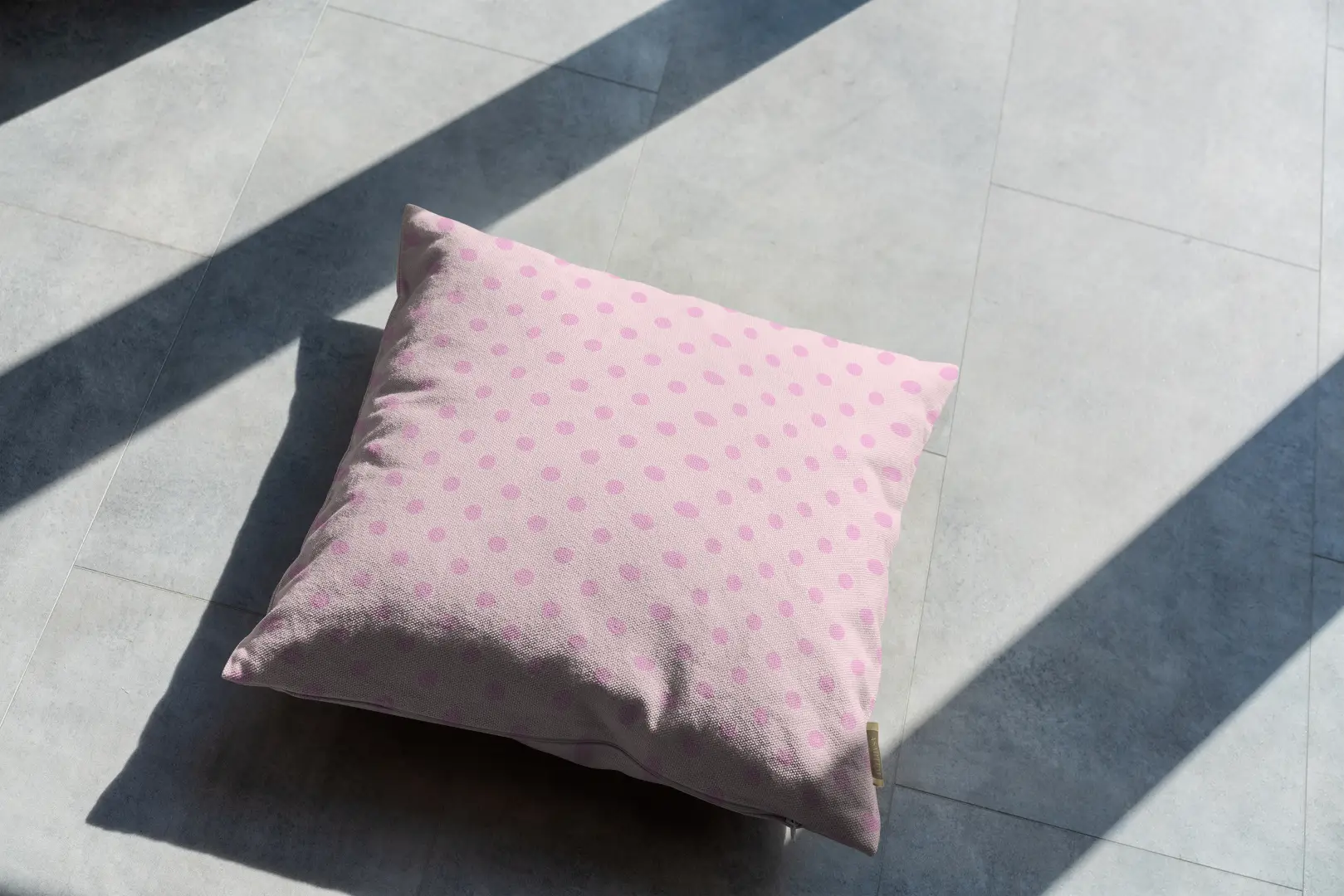 Poduszka - r&oacute;żowe kropki - obrazek 3