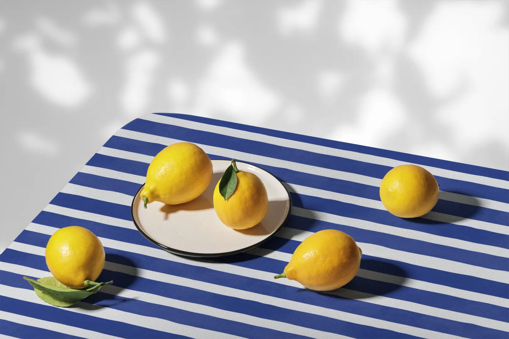 Obrus niebieskie paski 100x100 cm