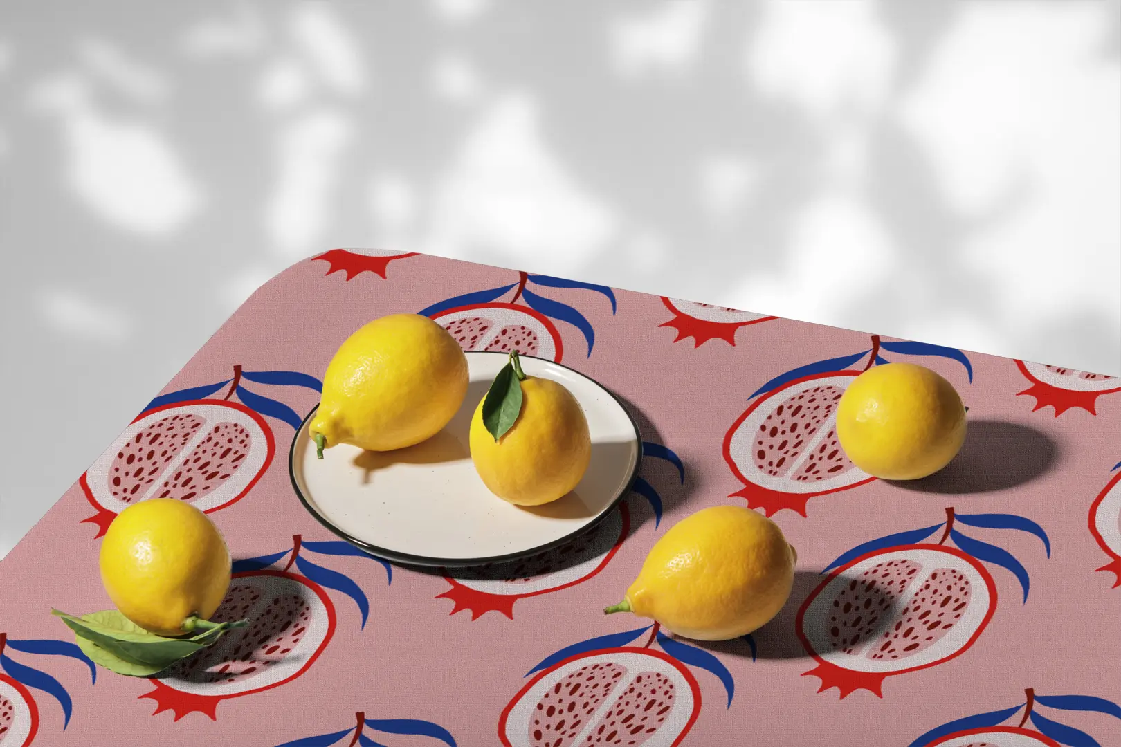 Obrus figi różowe tło 100x100 cm