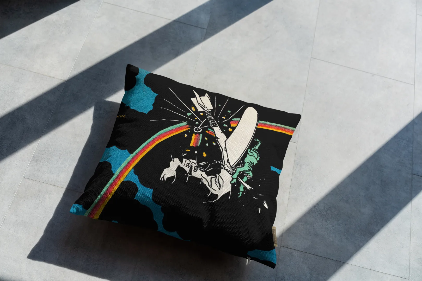 Poduszka - Tęczowa przeszkoda - obrazek 3