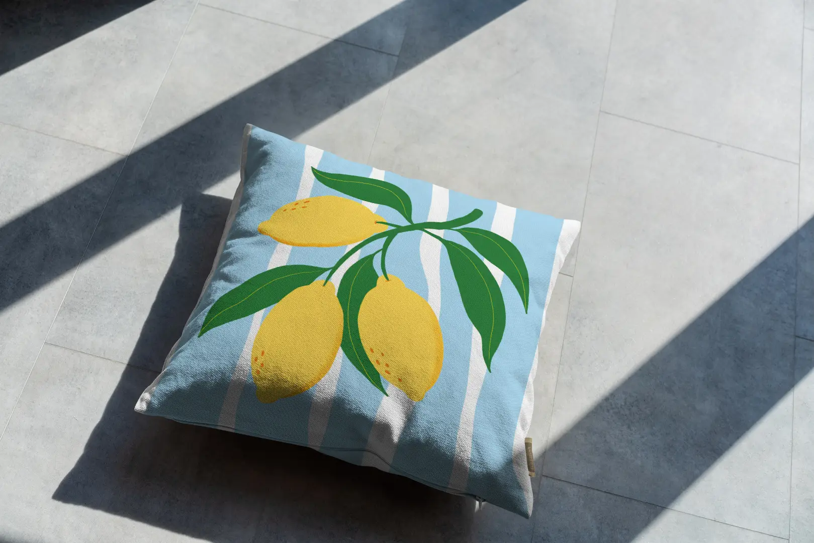 Poduszka - Cytryny i niebieskie pasy - obrazek 3