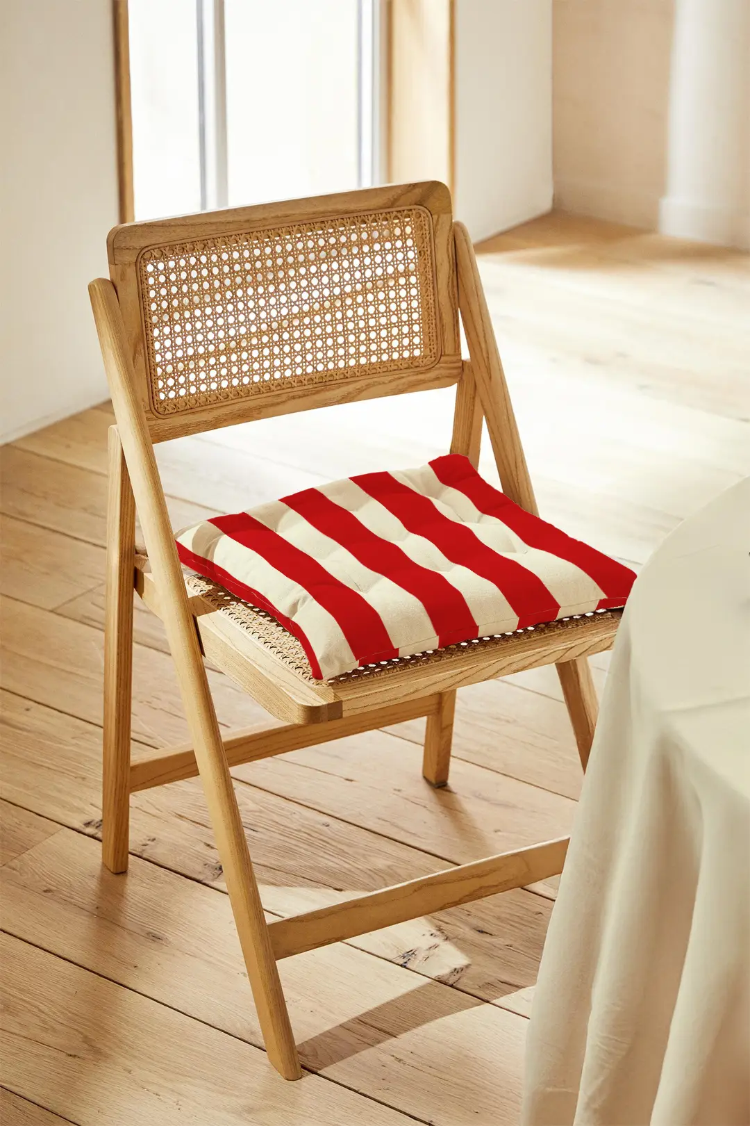 Poduszka świąteczna na krzesło klasyczne czerwone pasy 40x40 cm