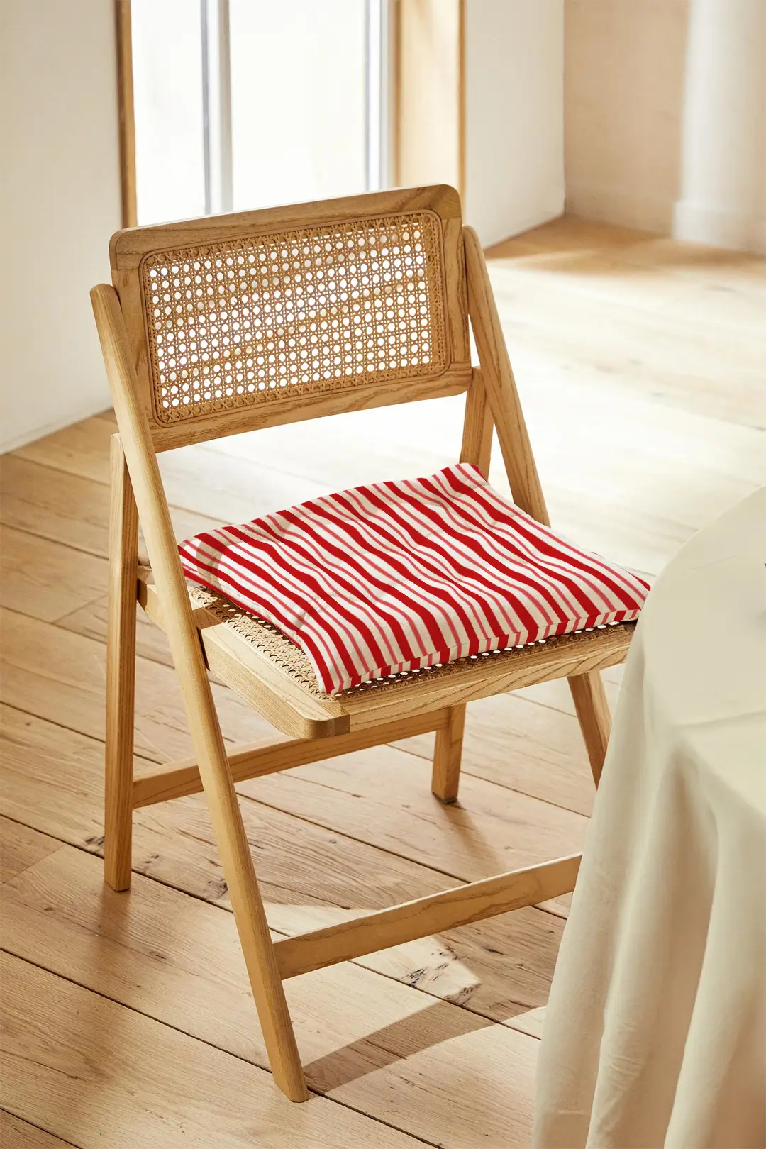 Poduszka świąteczna na krzesło klasyczne czerwone świąteczne paski 40x40 cm