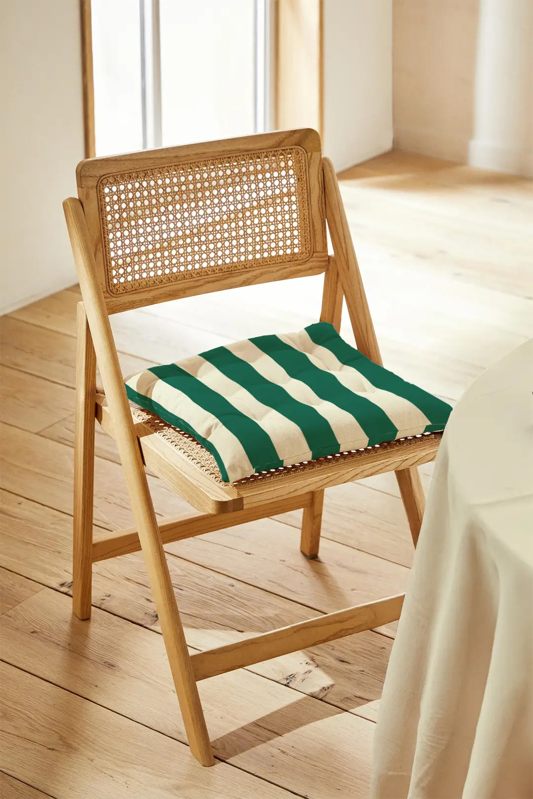 Poduszka świąteczna na krzesło klasyczne zielone pasy 40x40 cm