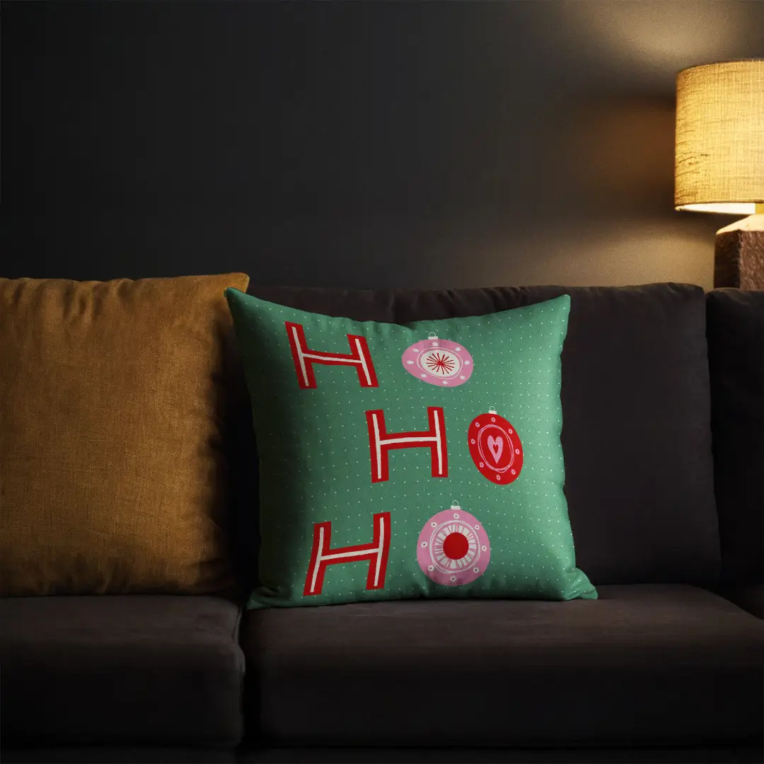 Poduszka świąteczna - HO HO HO  - bombki - zielone tło - obrazek 3