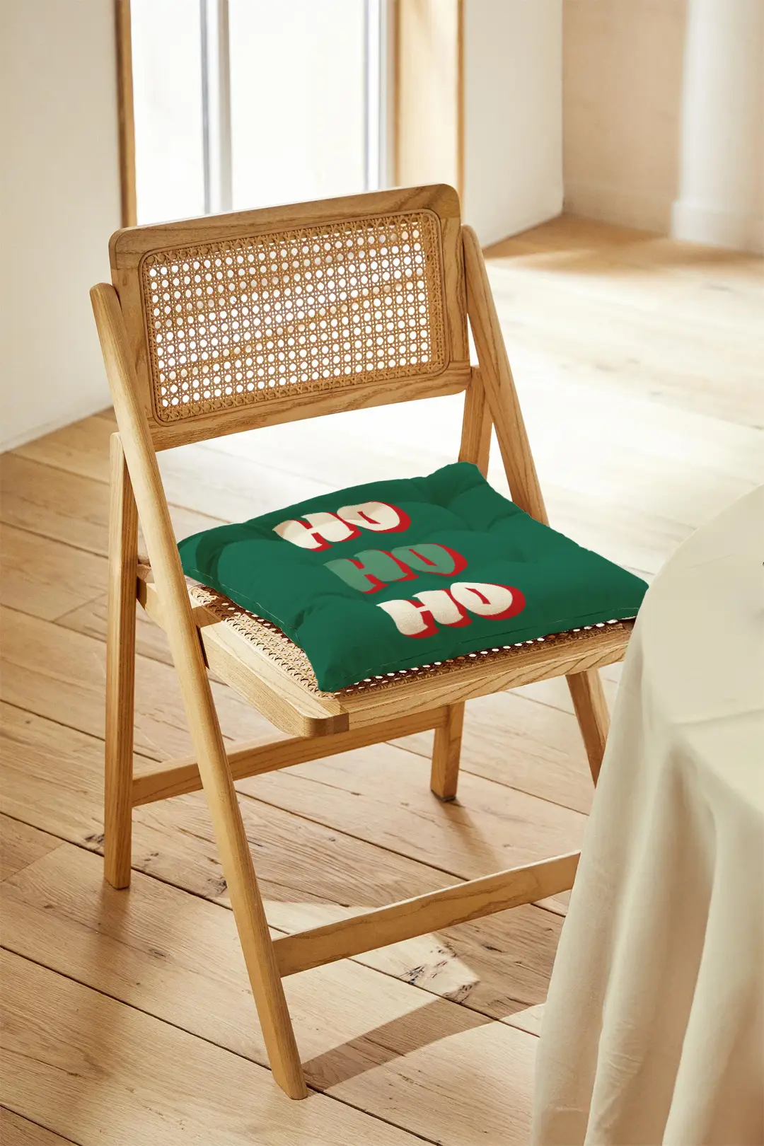 Poduszka świąteczna na krzesło HO HO HO zielone tło 40x40 cm