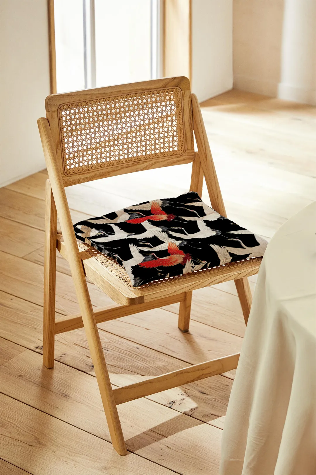 Poduszka na krzesło - Lecące japońskie żurawie - obrazek 3