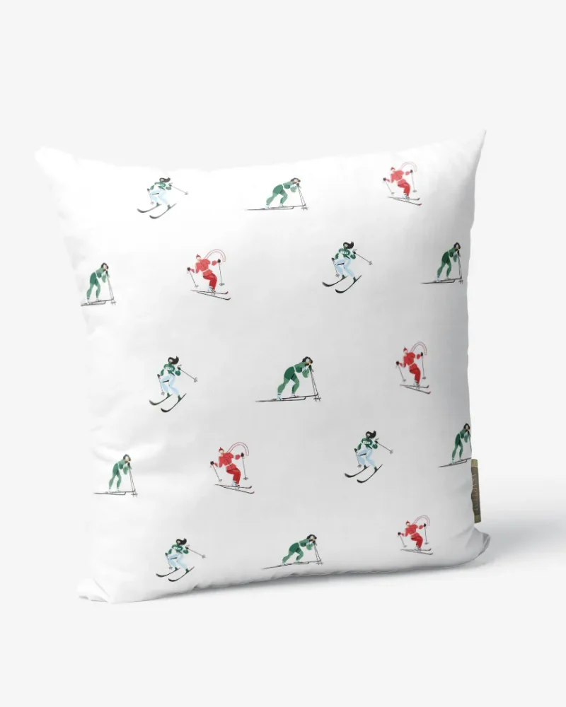 Poduszka świąteczna Kolorowi narciarze 45x45 cm