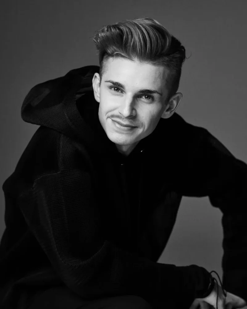 Wojciech Alexander 3x4
